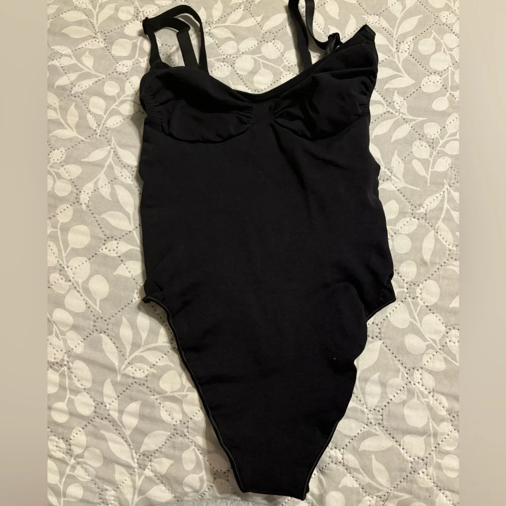 Skims Seamless Sculpt Thong Bodysuit in Onyx NWOT - Picture 3 of 5